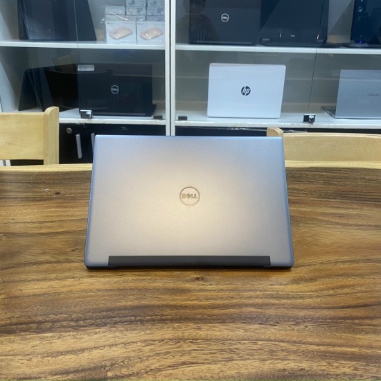 Dell E7370 -  M7 6Y75 , 8G , Ssd 256G, 13.3in ips Fhd ( like new )